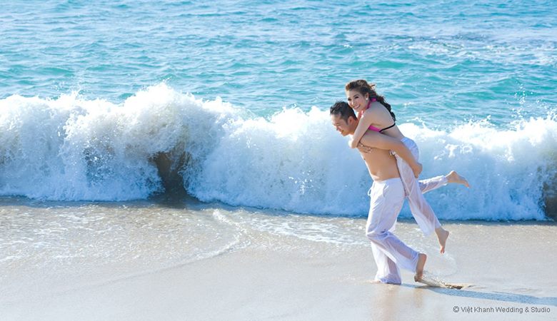 Triển lãm cưới và du lịch trăng mật Golden Tour Triển lãm cưới và du lịch trăng mật Golden Tour